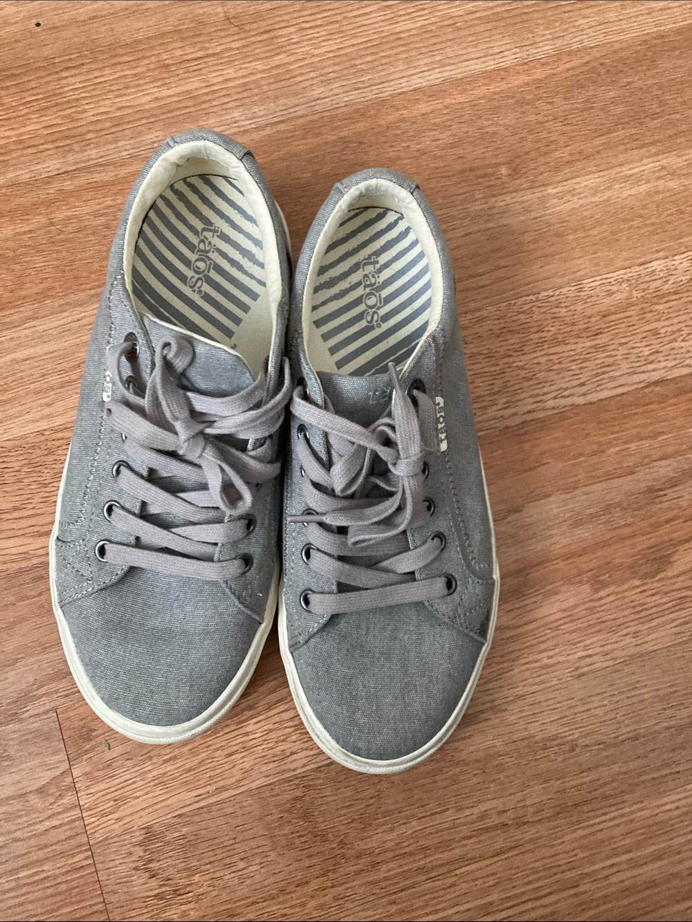 Taos Gray Canvas Slip-On Sneakers Sz 8.5 W